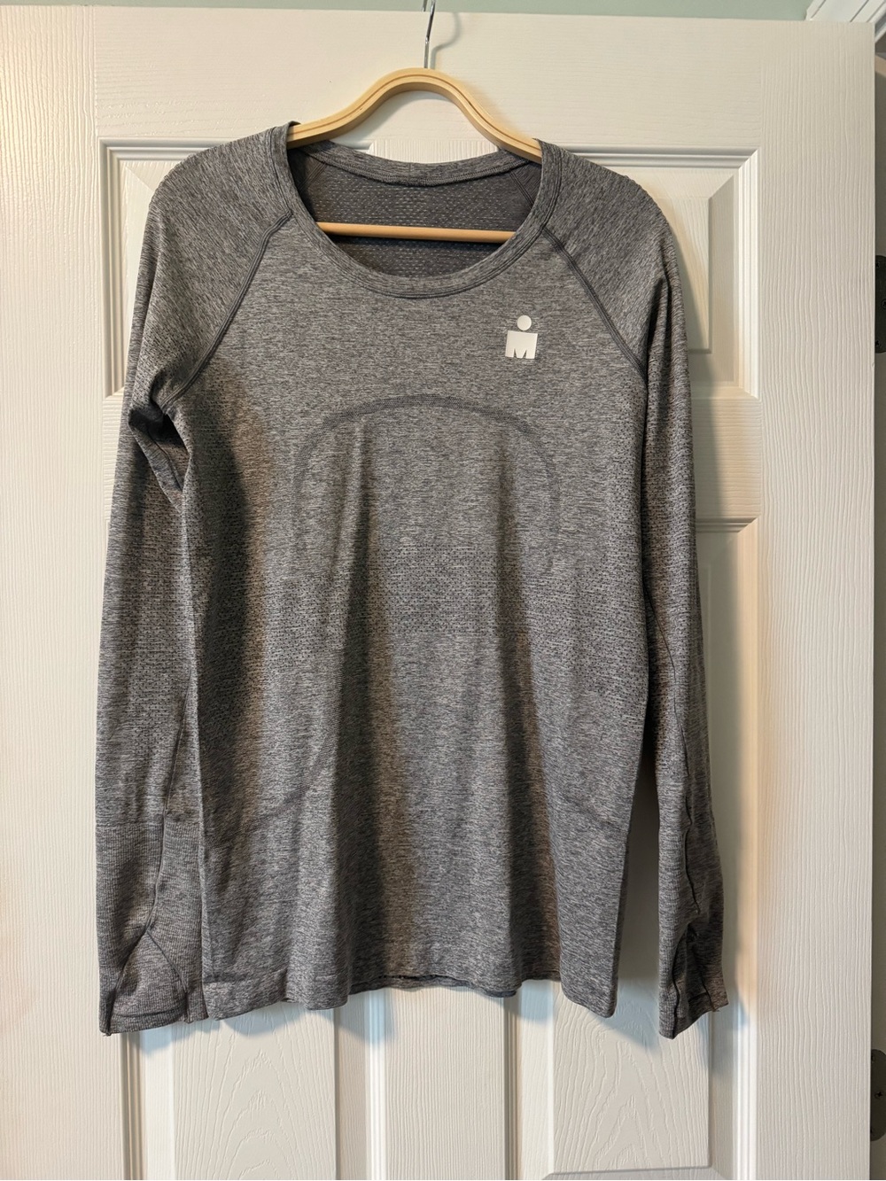 Lululemon IRONMAN Swiftly Tech Long-Sleeve Shirt Size 10 Gray Triathlon Collab